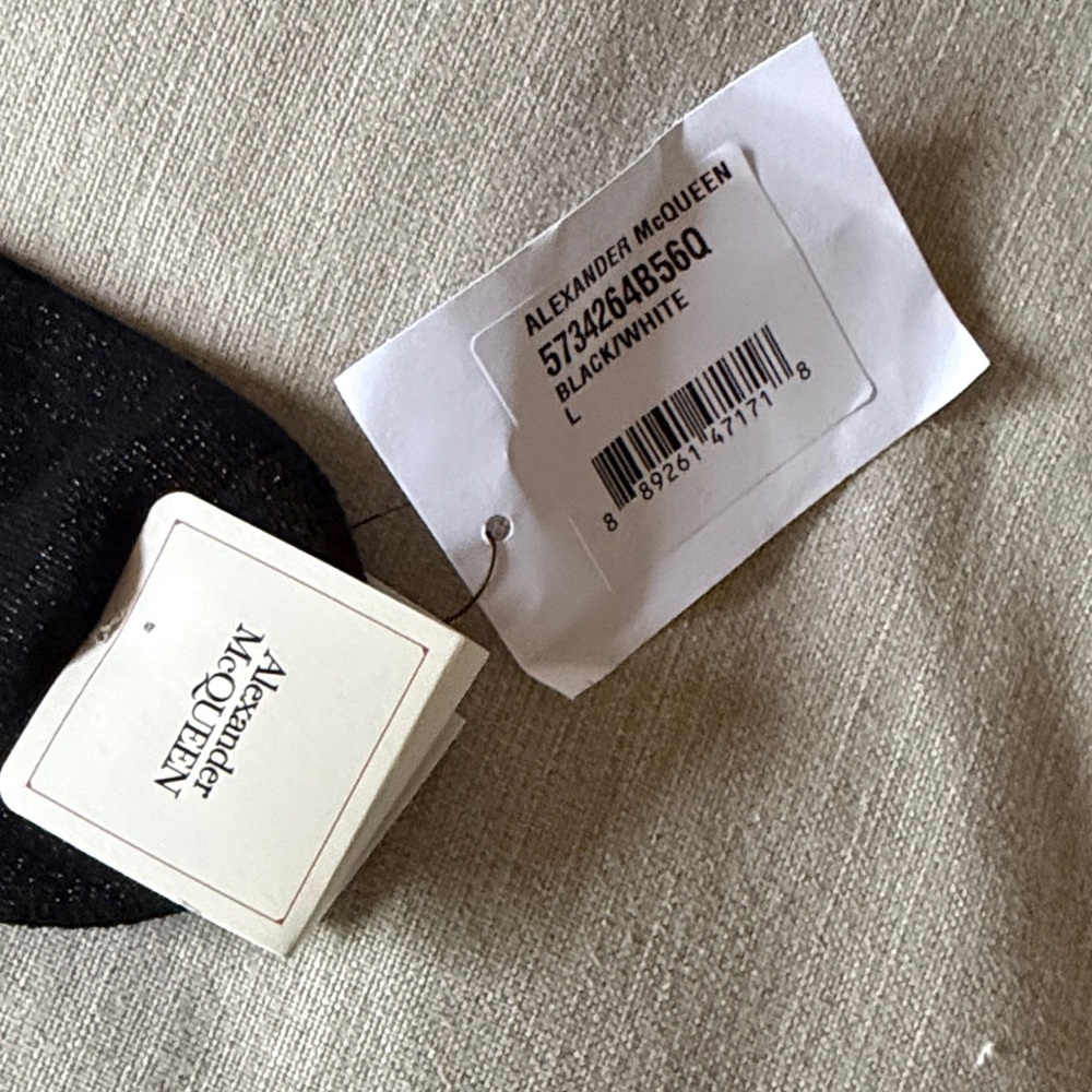 Alexander McQueen Black and White Casual Socks - Picture 3 of 4